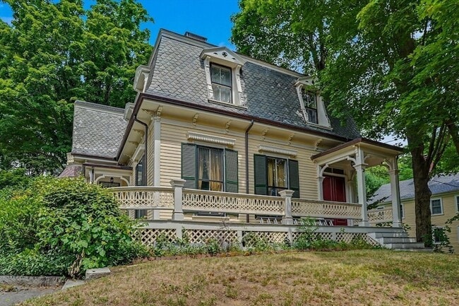 Photo - 613 Pleasant St