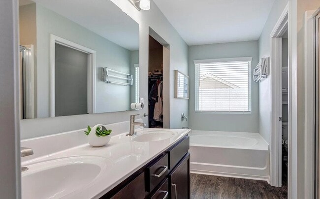 Photo - 1077 River Haven Ave SW