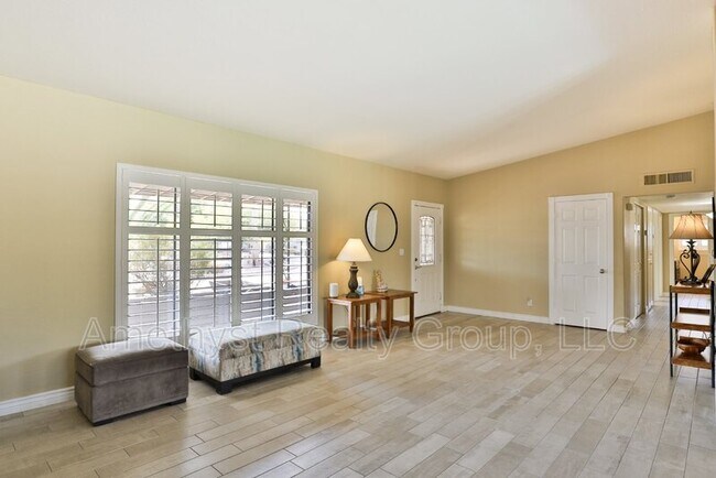 Photo - 5702 E Edgemont Ave