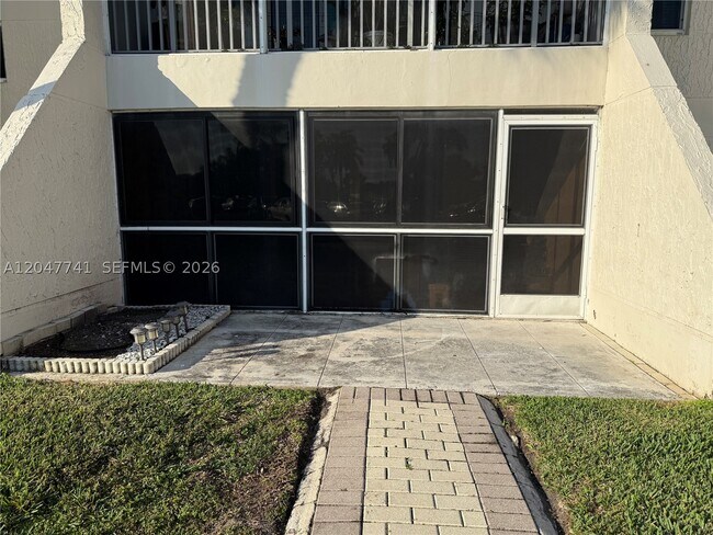 120 Lakeview Dr Unit 114