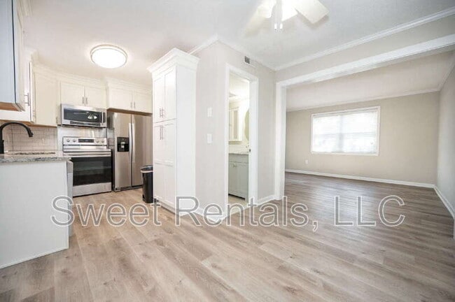 Photo - 415 Parkdale Dr