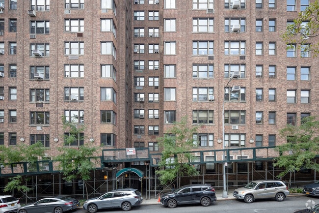 Photo - 152 E 94th St