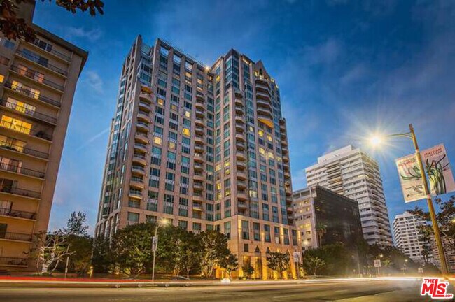 Building Photo - 10727 Wilshire Blvd Unit 806