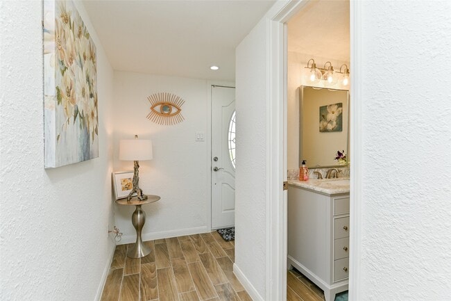 Photo - 5791 Maple Hill Dr