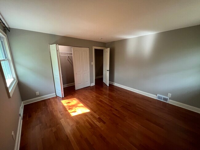 Photo - 9240 S 87th Ct