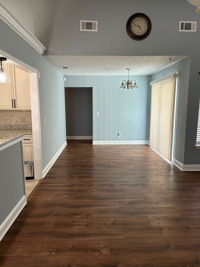 Photo - Forest Ridge off Middleground Road