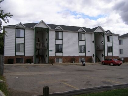 Mallard Lake Apartments - Mallard Lake Apartments
