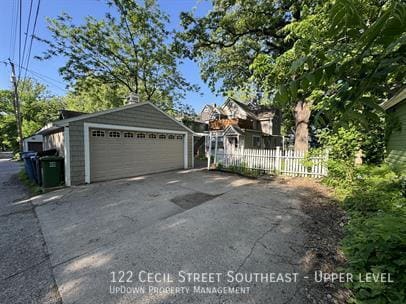 Photo - 122 Cecil St SE Unit Upper level