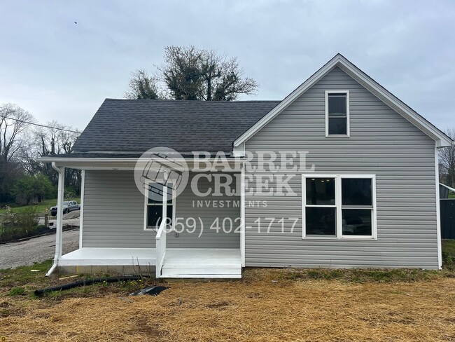 Building Photo - 2-Bed 1-Bath House + Large Storage Garage