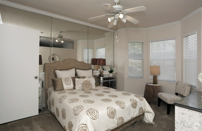 1Bd/1Bath - Flats on Chapel