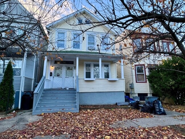 Photo - 10 Willowdale Ave