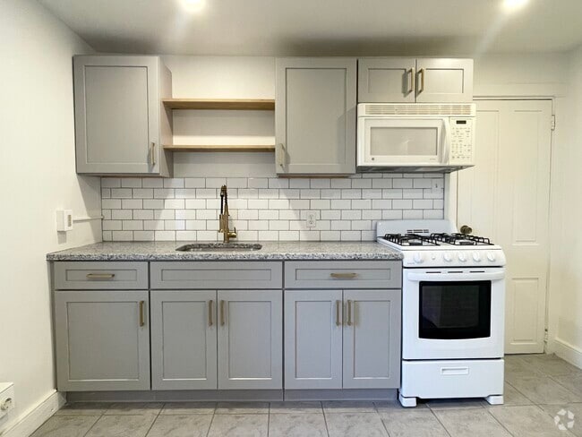 Building Photo - 27 W James St Unit Apt 2