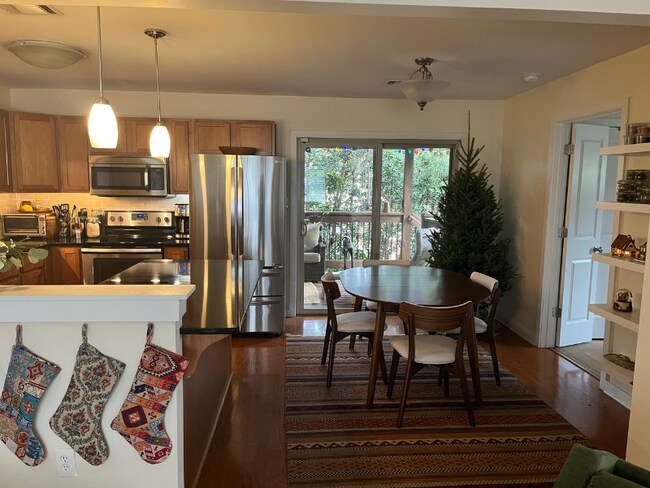 Photo - 449 Clairemont Ave Unidad Apt M4