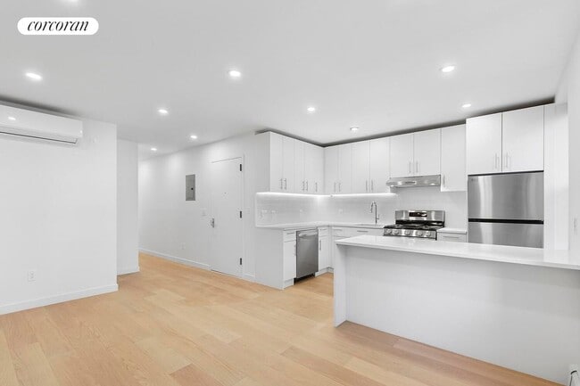 Photo - 119 Wyckoff St