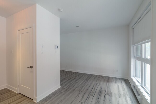 Photo - 6600 Av. de Darlington Unit 105