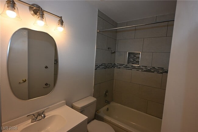 Building Photo - 2334 N Lamb Blvd Unit D