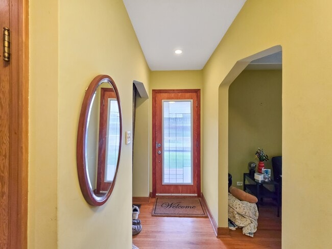 Photo - 1720-1713 13 Ave NW