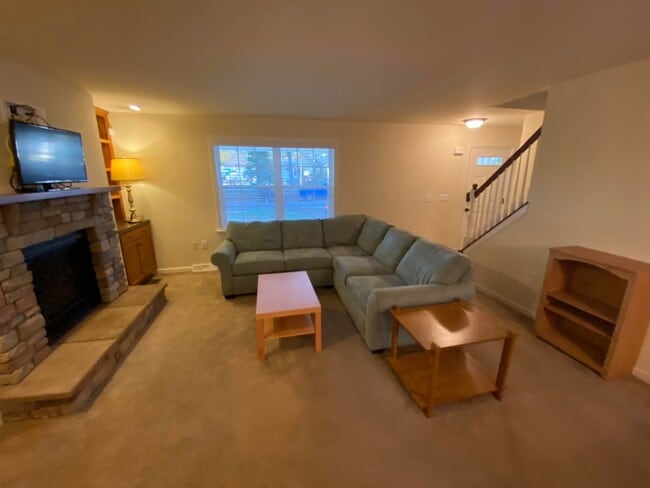 Photo - 2094 Fieldcrest Dr Unit House