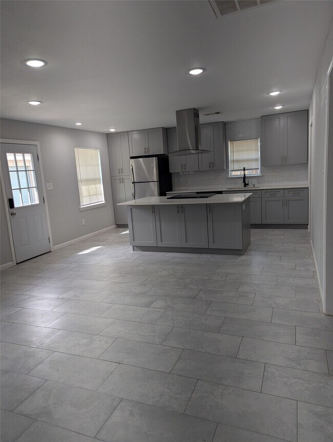 Photo - 5737 Alvarado Dr