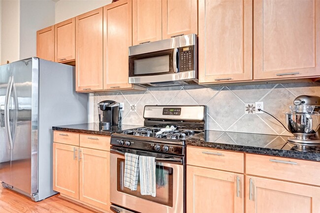 Building Photo - 1302 Emancipation Ave Rental