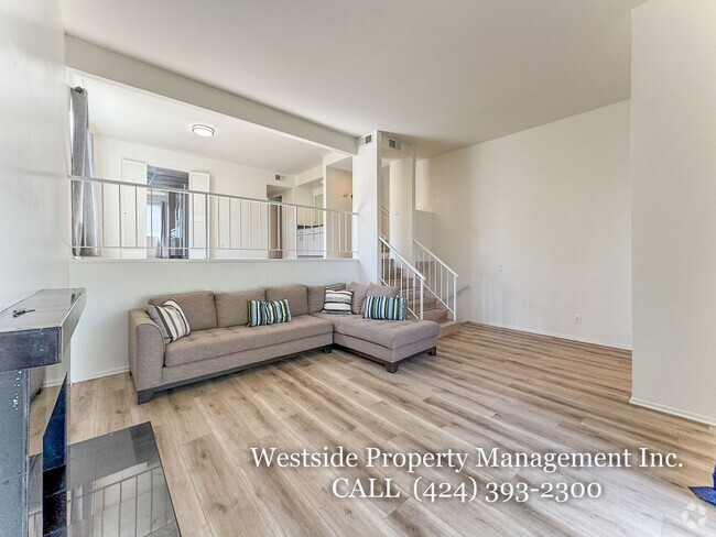 Building Photo - 11730 Moorpark St Rental