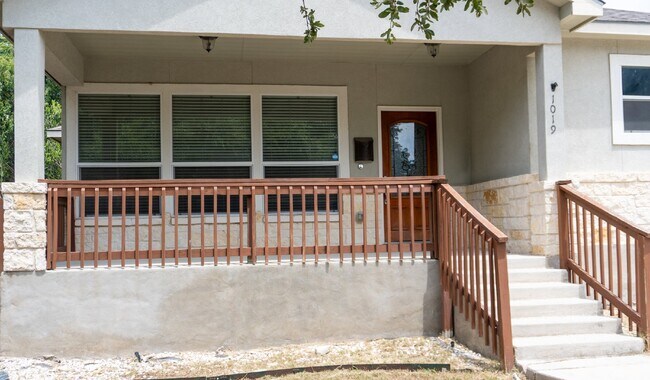 Photo - Beacon Hill, 3 Bedroom, 2 Bathroom, 2017 Build, ***Solar Panels, Utilities Average $40 per month***