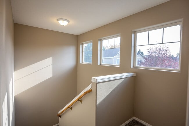 Photo - Three bedroom home with a bonus room and Air Conditioning - Built in 2000