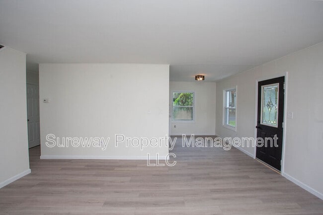 Photo - 73 Somerset Dr