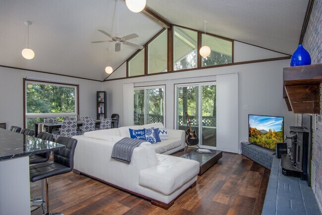 Photo - 28 Bass Lake Dr