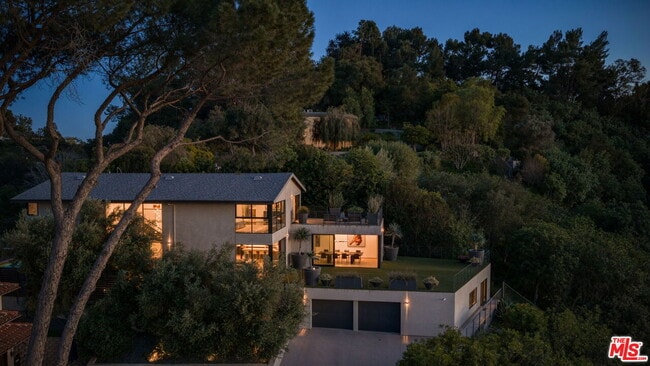 Building Photo - 3337 Beverly Ranch Rd