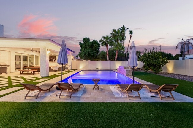 Building Photo - 1543 E Park Ave