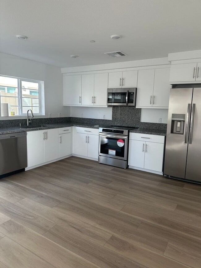 Photo - 3 Bedroom 2.5 Bath New build home in Highgrove!