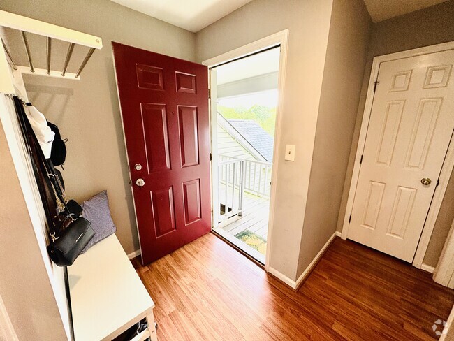 Building Photo - 3222 Selwyn Farms Ln Unit Apt 7