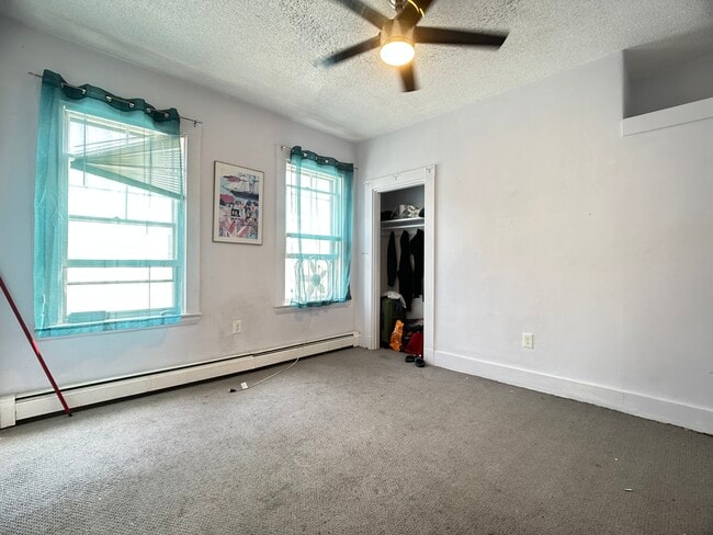Building Photo - 67 Holworthy St Unit 67 Holwrothy Rental