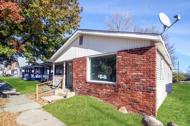 Photo - Freshly Renovated & Ready for You — Cozy 1 Bedroom Duplex (Voucher Friendly!)