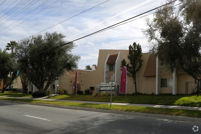 Building Photo - River Rock Apts