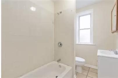 Photo - 7556 S Champlain Ave Unit 201
