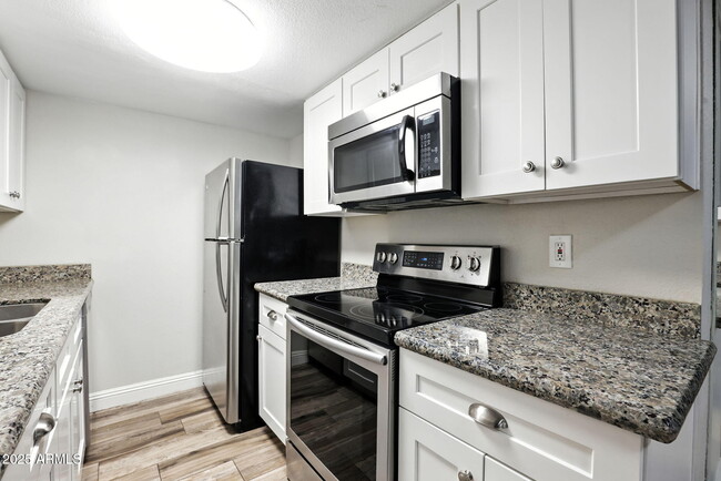 Photo - 1115 N 84th Pl