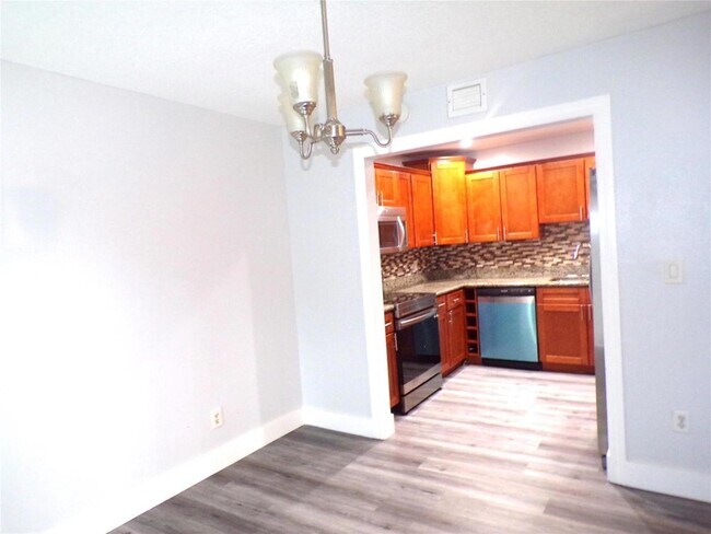 Photo - 2180 Bayberry Dr