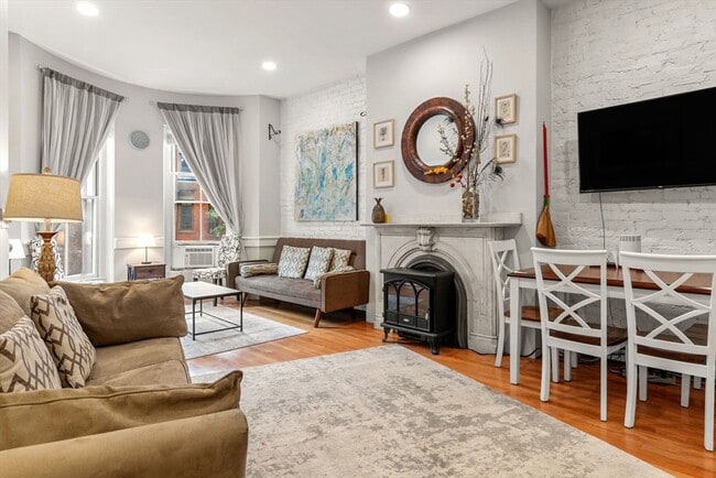 Building Photo - 57 Appleton St Unit 2