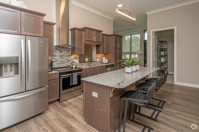 2HAB, 2BA, sala de estar - 1.230SF - The Elmwood