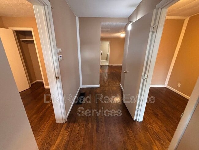 Photo - 1788 See Ave