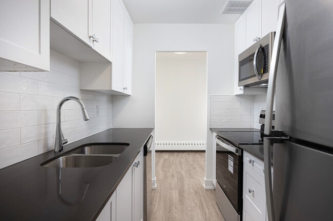 Photo - Cedar Avenue Apartments