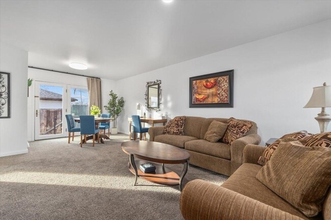 Photo - 1305 9th St W