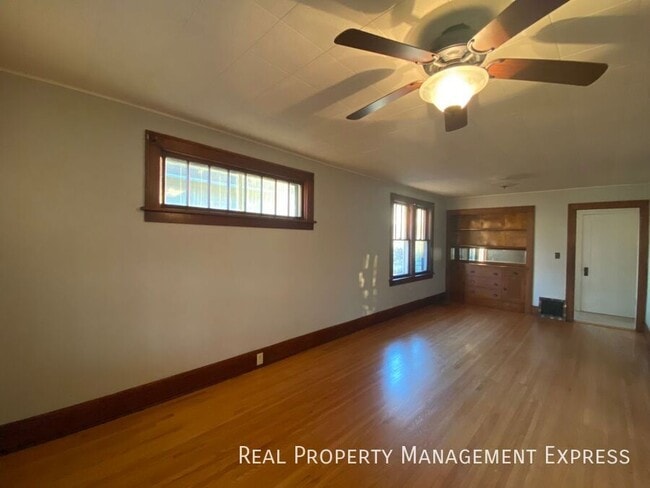 Photo - Gorgeous 4 bed 1 bath home