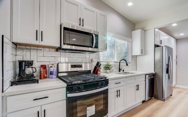 Photo - 7745 Geyser Ave Casa