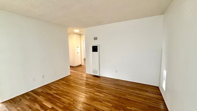 Photo - 122 Junipero Ave Unidad Park Place  #B