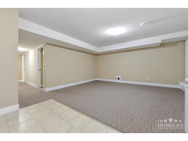 Photo - 19593-19572 72 Ave