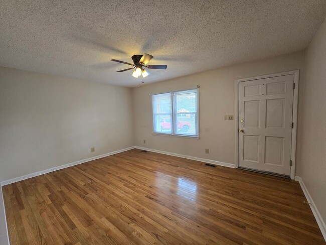 Photo - 2604 Geneva Ct