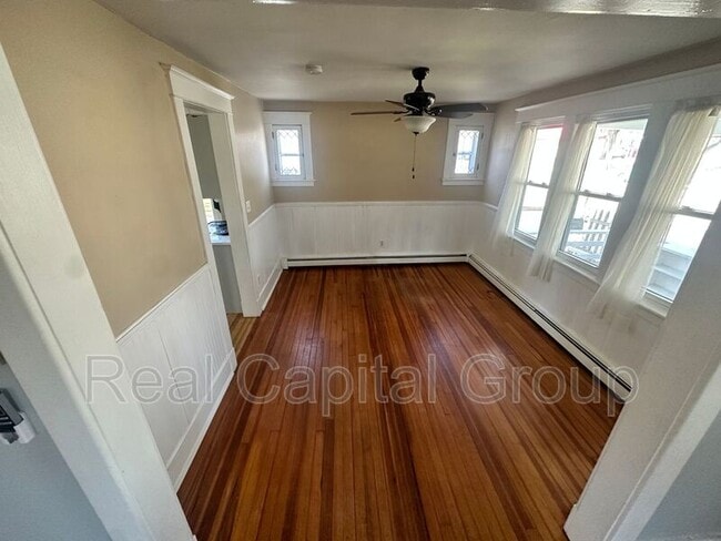 Photo - 376 Kenwood Ave
